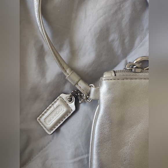 NWOT Coach wristlet silver purse - Picture 6 of 6